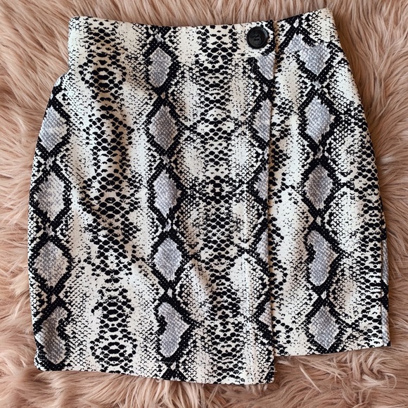 SHEIN Snake Print Skirt - Picture 1 of 5